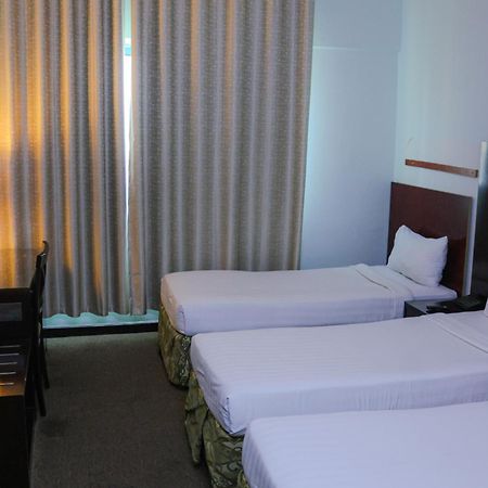 Boonmax Hotel Дубай Екстер'єр фото