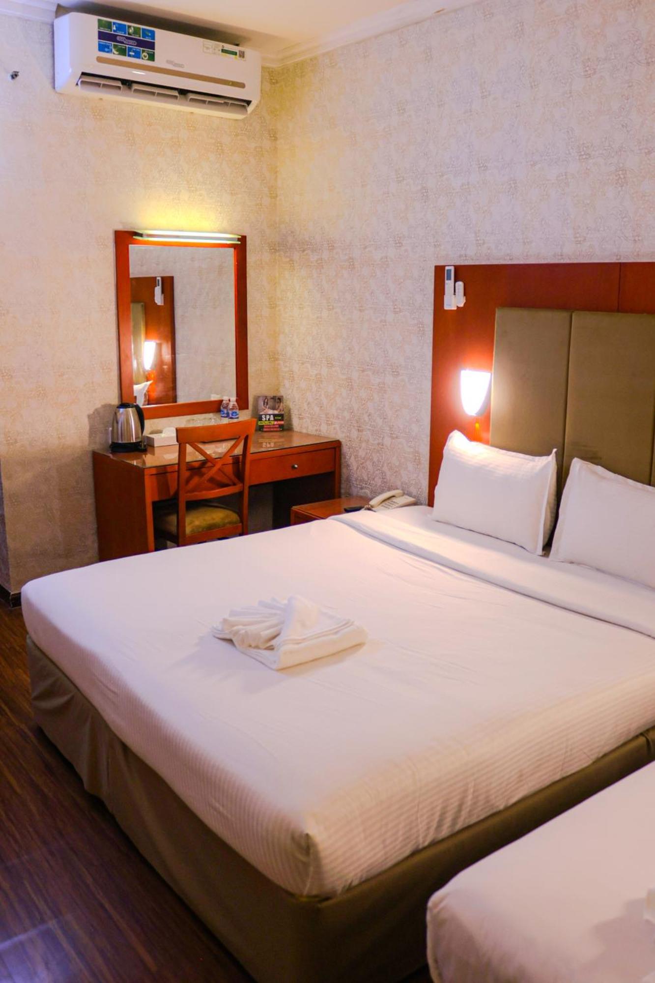 Boonmax Hotel Дубай Екстер'єр фото