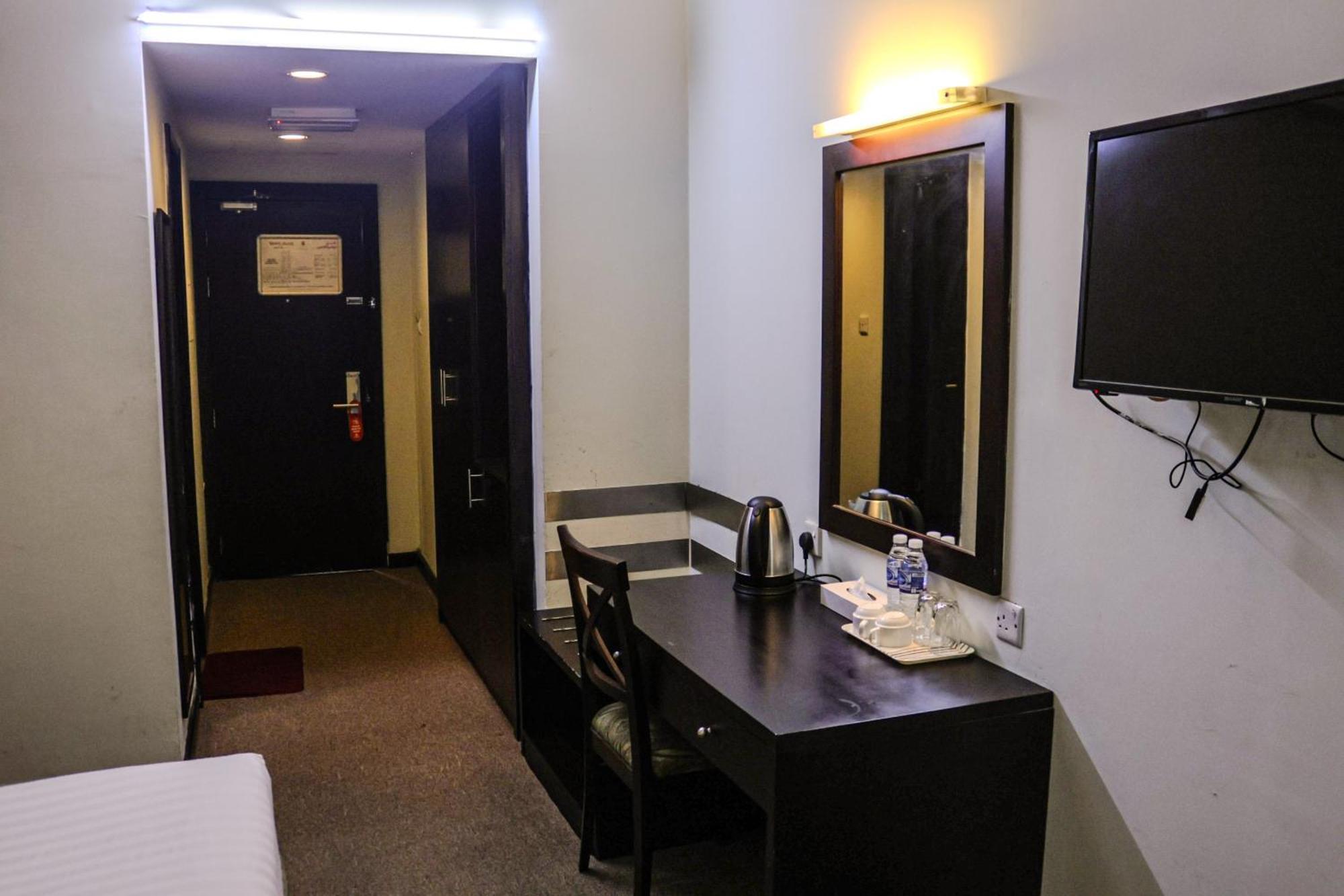 Boonmax Hotel Дубай Екстер'єр фото