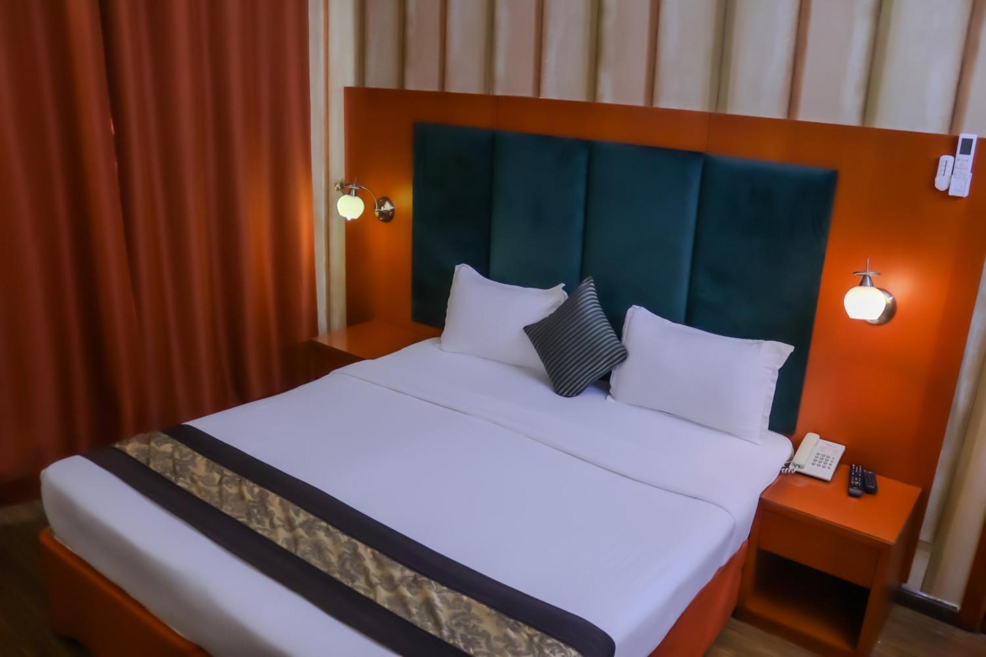 Boonmax Hotel Дубай Екстер'єр фото
