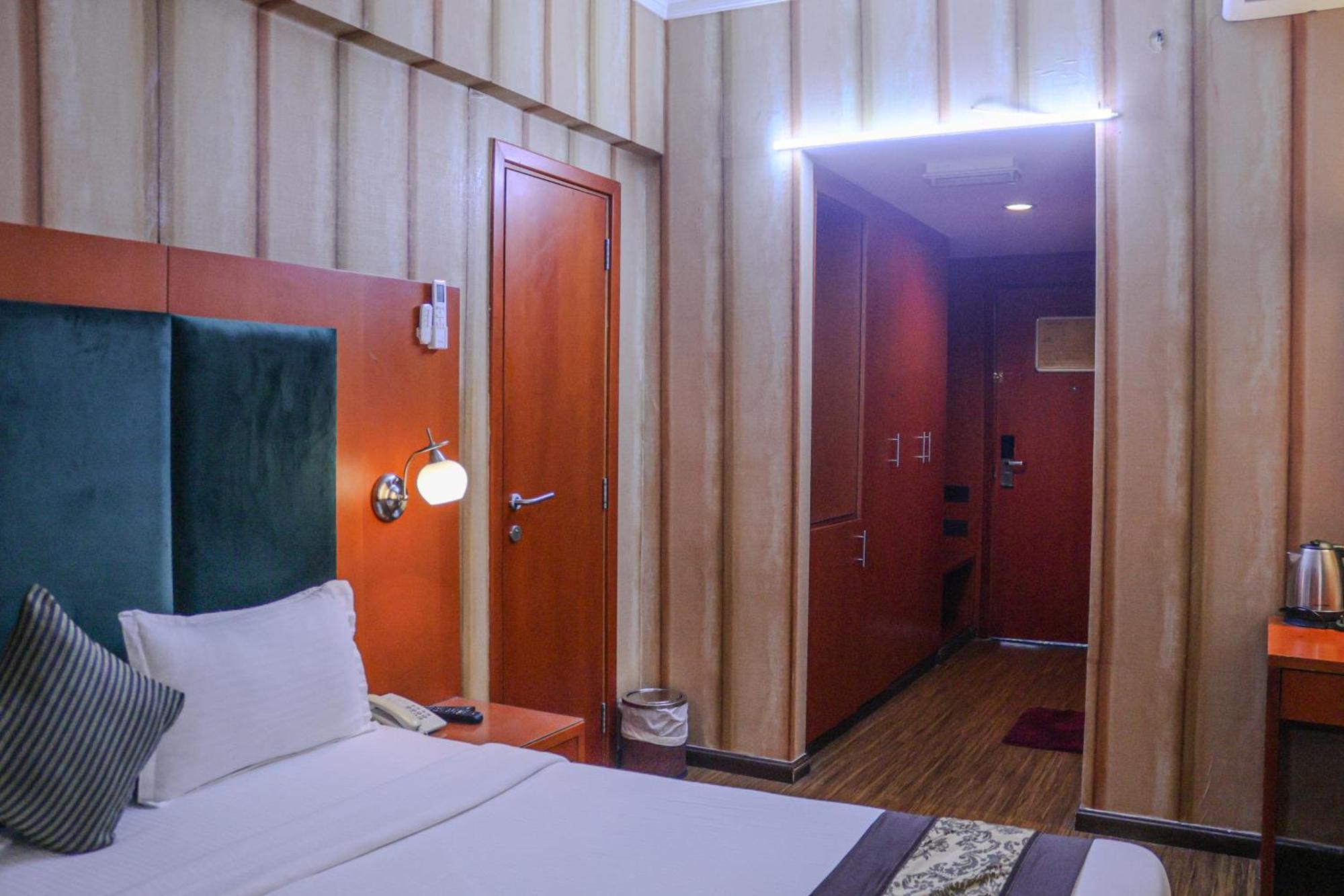 Boonmax Hotel Дубай Екстер'єр фото