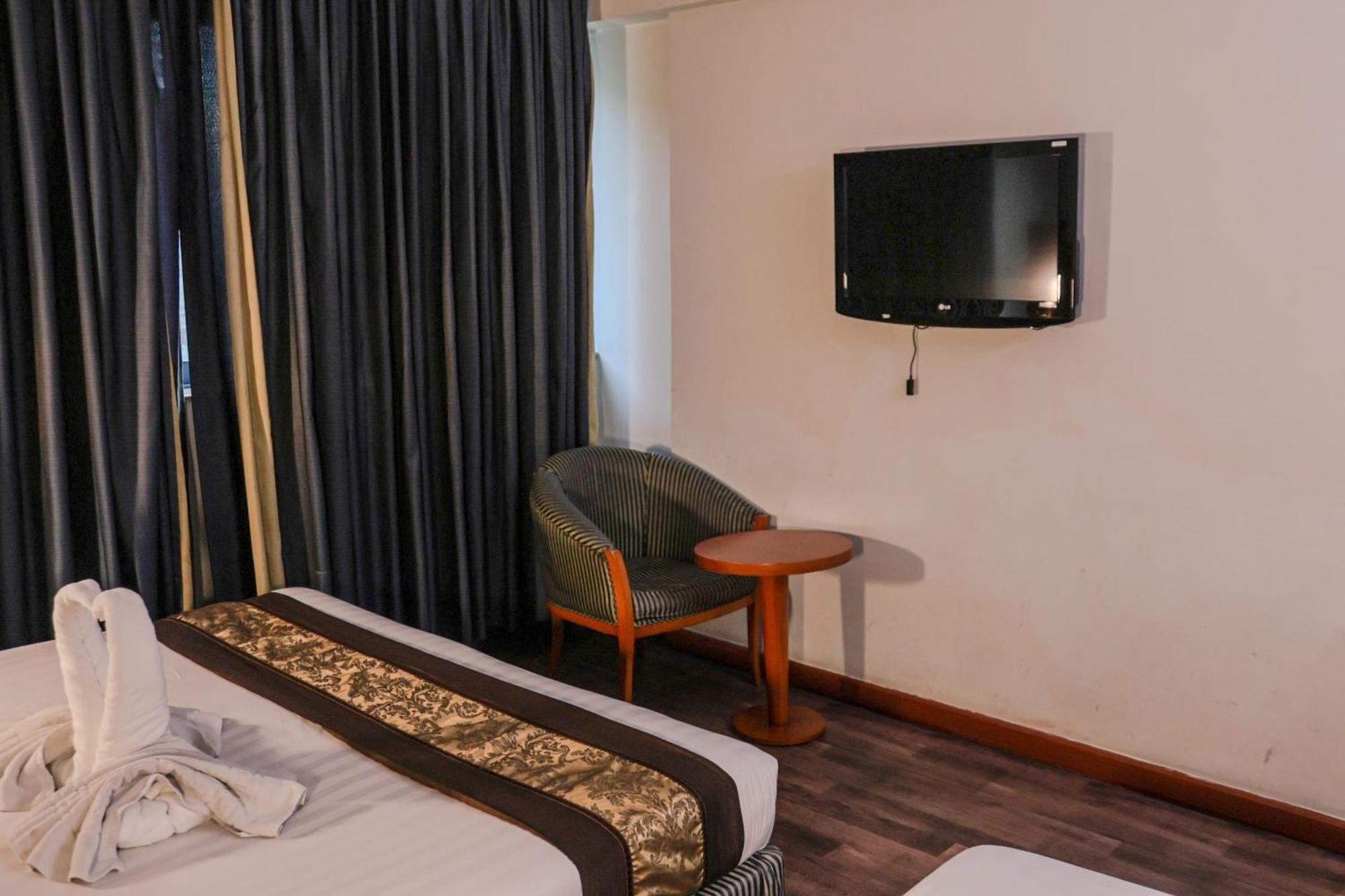 Boonmax Hotel Дубай Екстер'єр фото