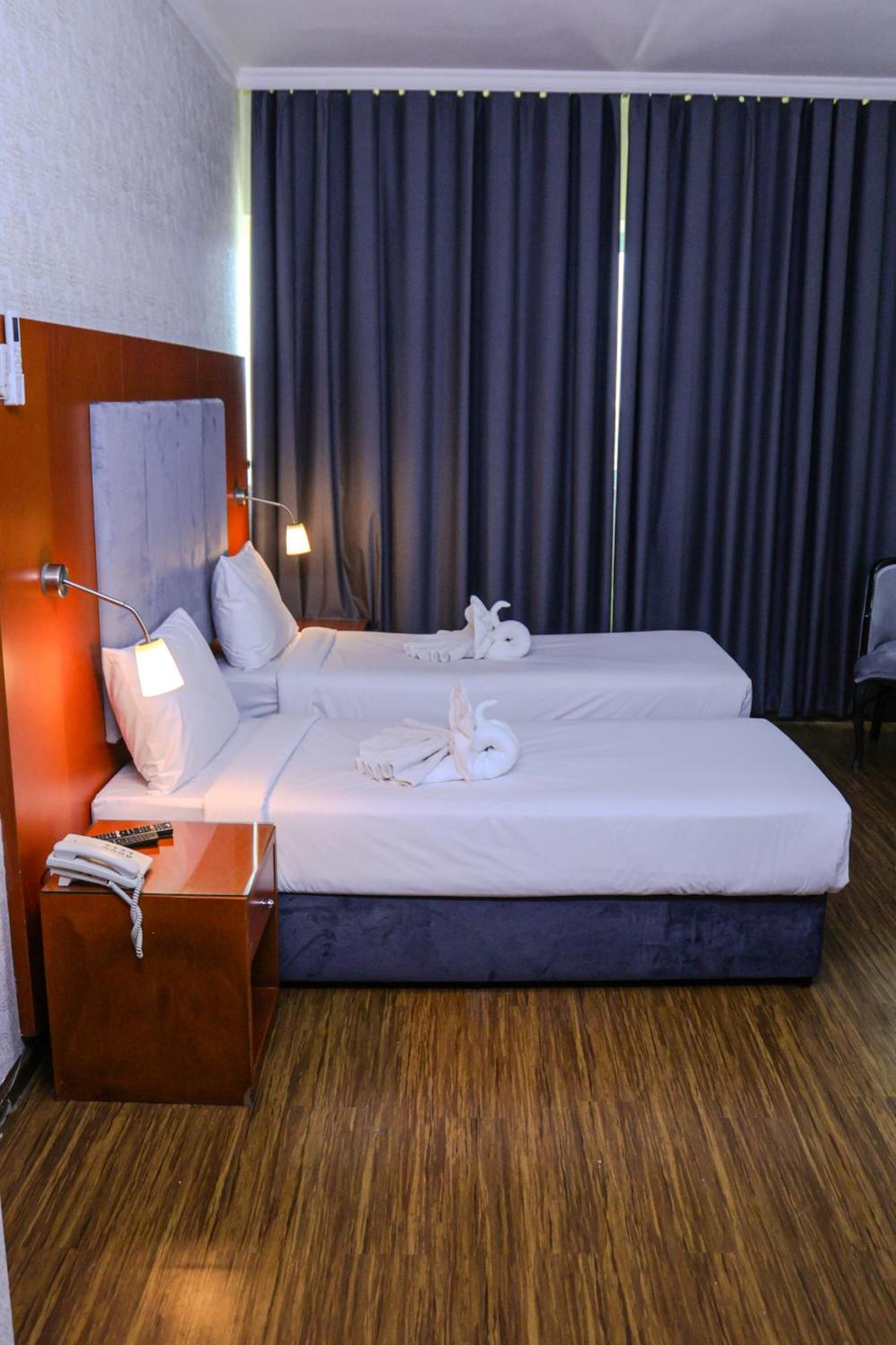 Boonmax Hotel Дубай Екстер'єр фото