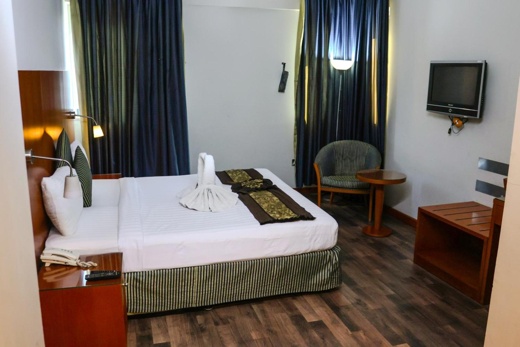 Boonmax Hotel Дубай Екстер'єр фото